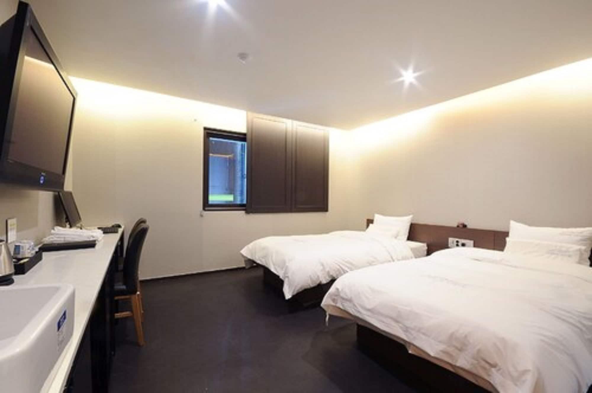 Queens Hotel Seomyeon Busan Ngoại thất bức ảnh