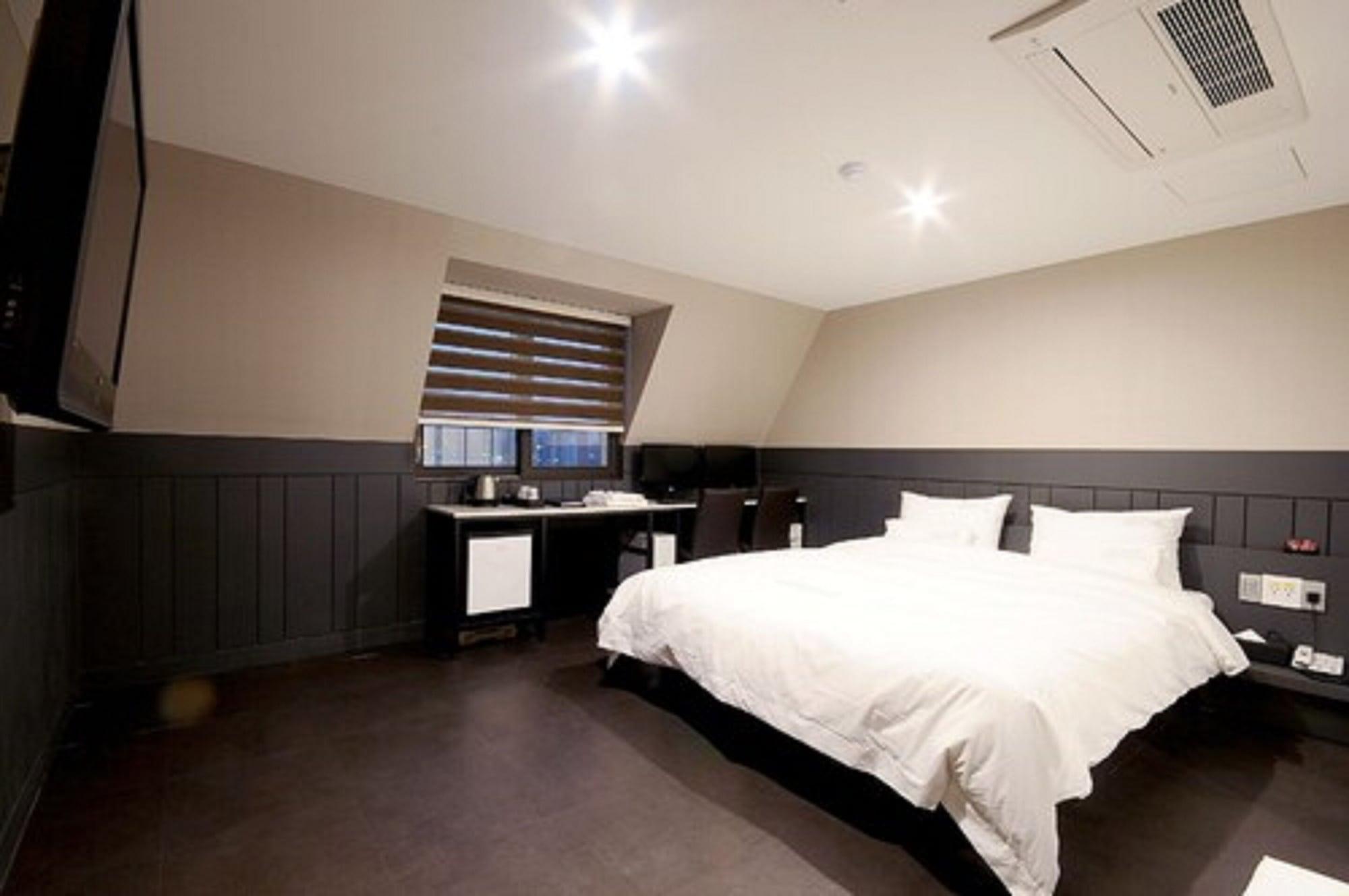 Queens Hotel Seomyeon Busan Ngoại thất bức ảnh