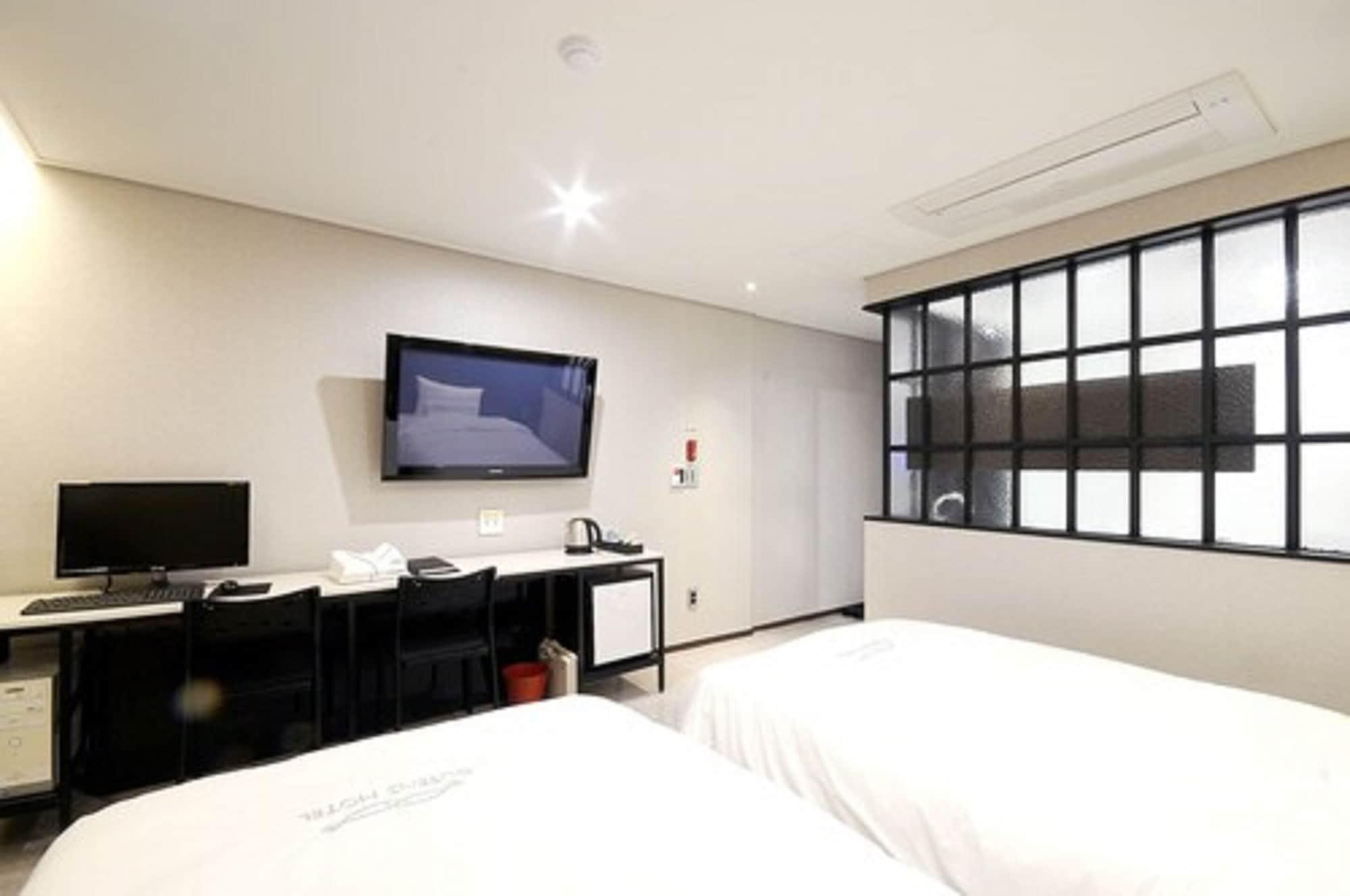 Queens Hotel Seomyeon Busan Ngoại thất bức ảnh
