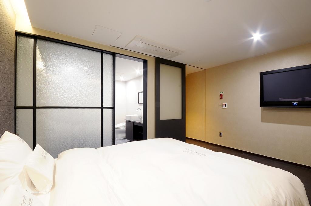 Queens Hotel Seomyeon Busan Ngoại thất bức ảnh