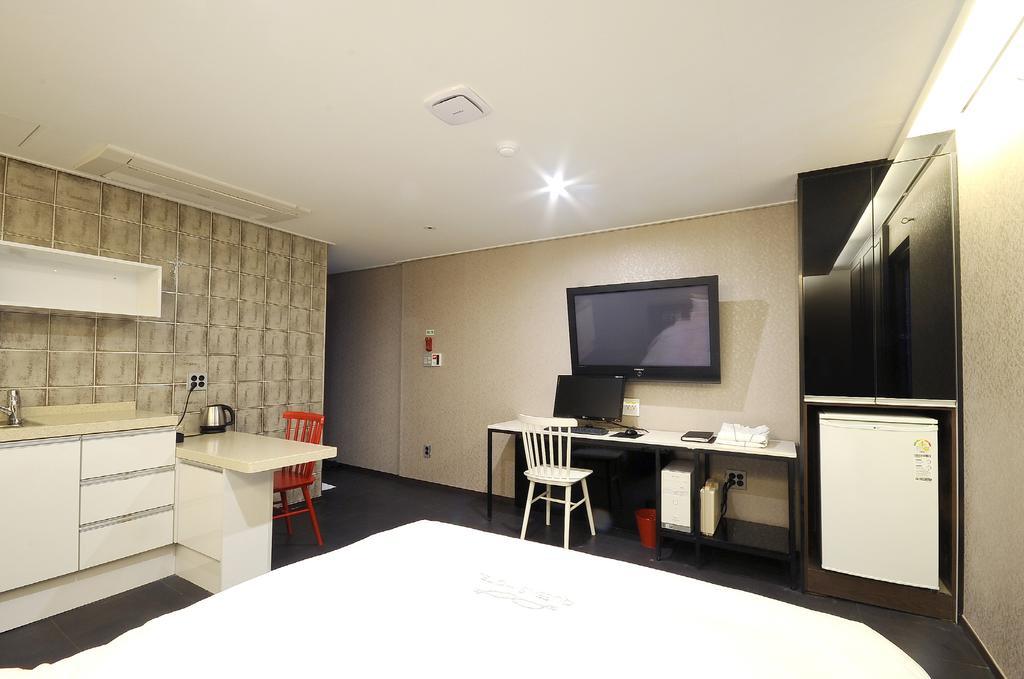 Queens Hotel Seomyeon Busan Ngoại thất bức ảnh