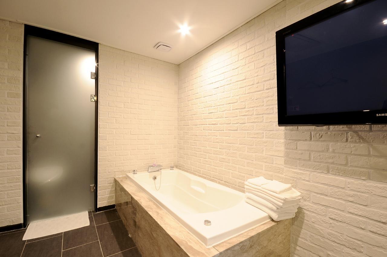 Queens Hotel Seomyeon Busan Ngoại thất bức ảnh