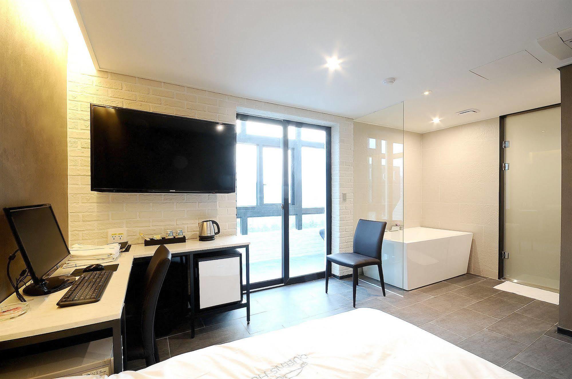 Queens Hotel Seomyeon Busan Ngoại thất bức ảnh