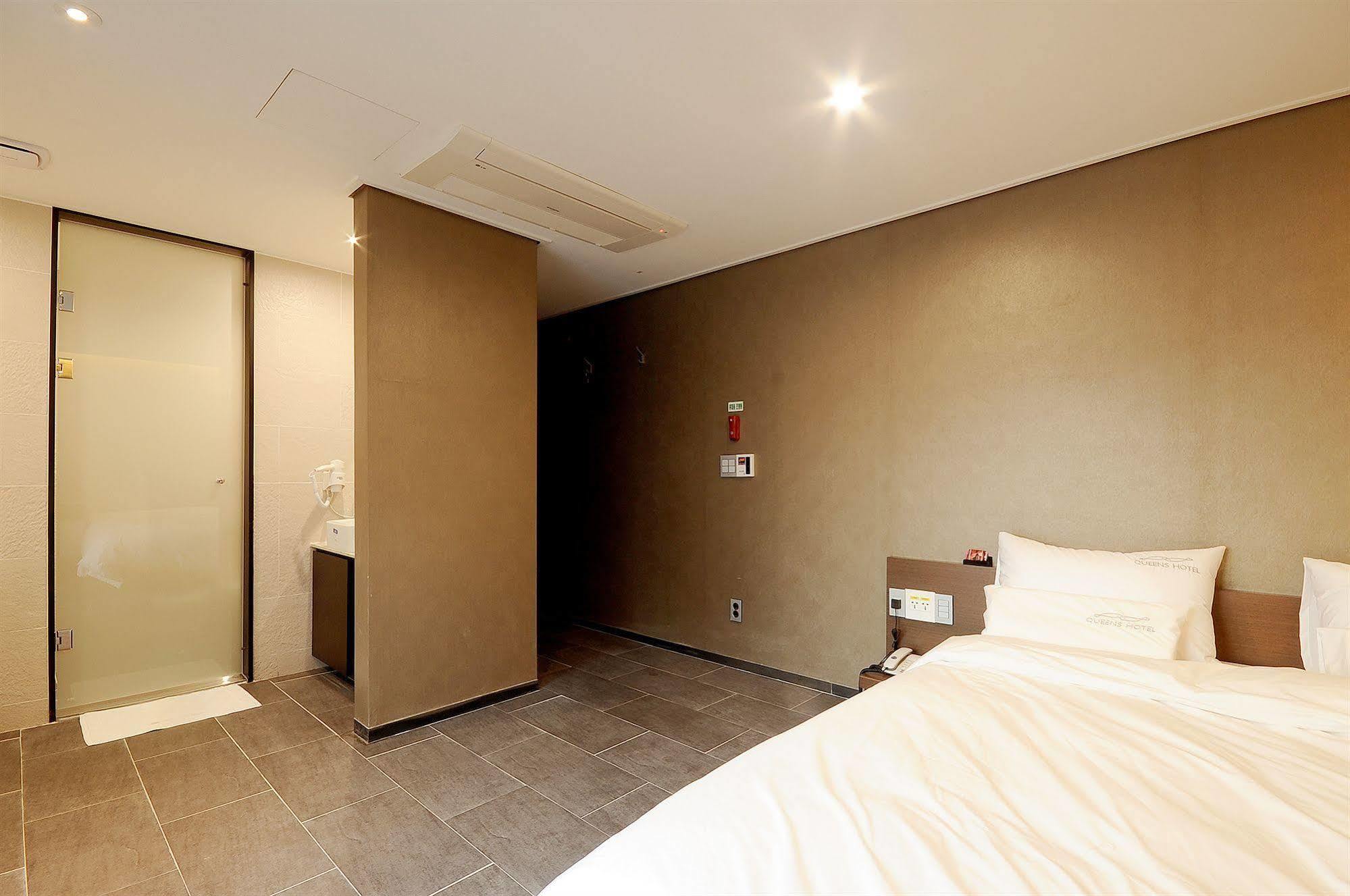 Queens Hotel Seomyeon Busan Ngoại thất bức ảnh